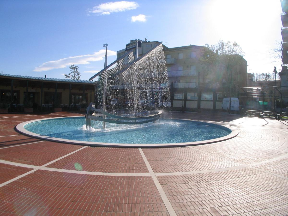 Residence Darsena Cattolica Kültér fotó