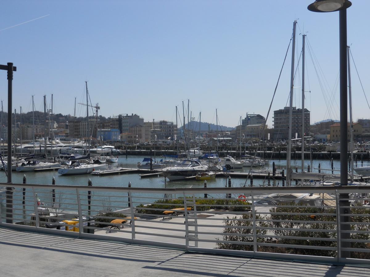 Residence Darsena Cattolica Kültér fotó